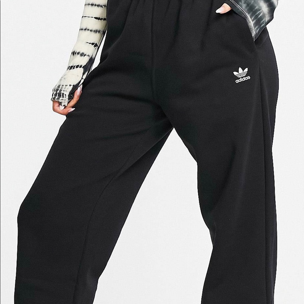 Adidas Original essential Sweatpants | SM